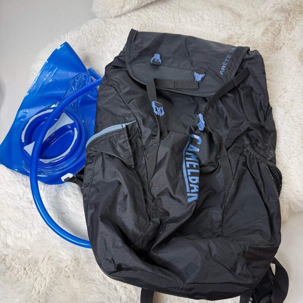 CamelBak Black and Blue‎ Arete 18 Backpack